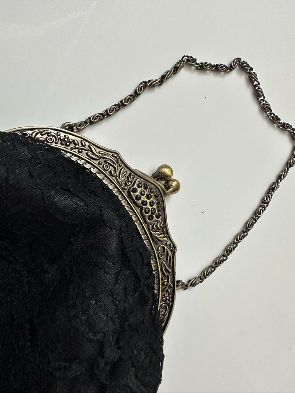Vintage Urban Renewal Black Lace Handbag with Ornate Kisslock goth Party - Picture 4 of 8